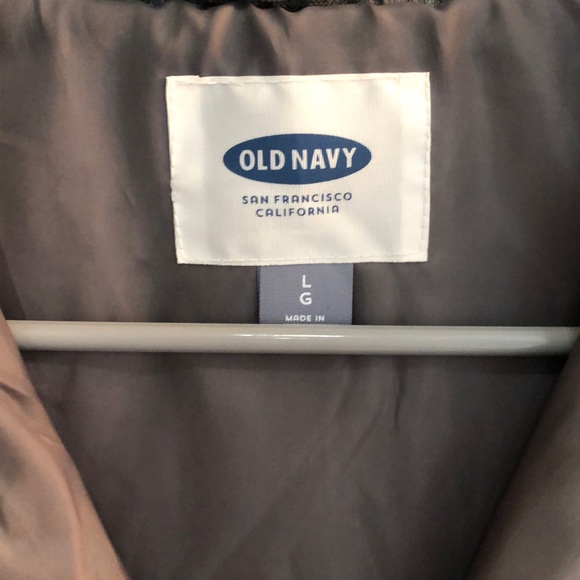 never worn puffer vest - Picture 4 of 4